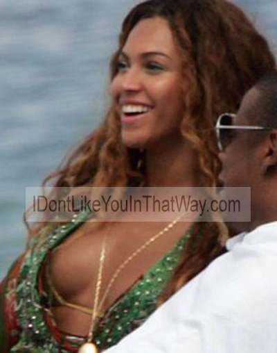 Beyonce Nipple Slip 24